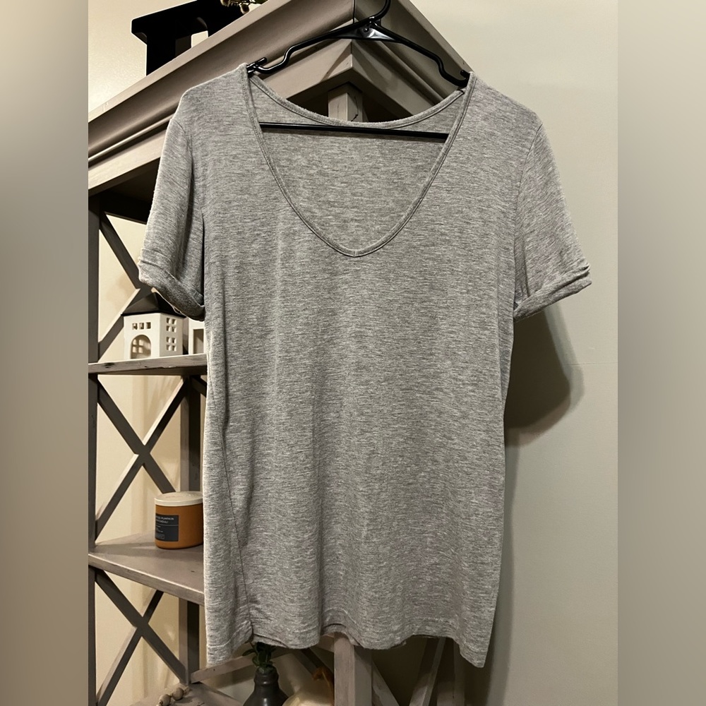 Boutique rolled sleeve gray tee v neck size small